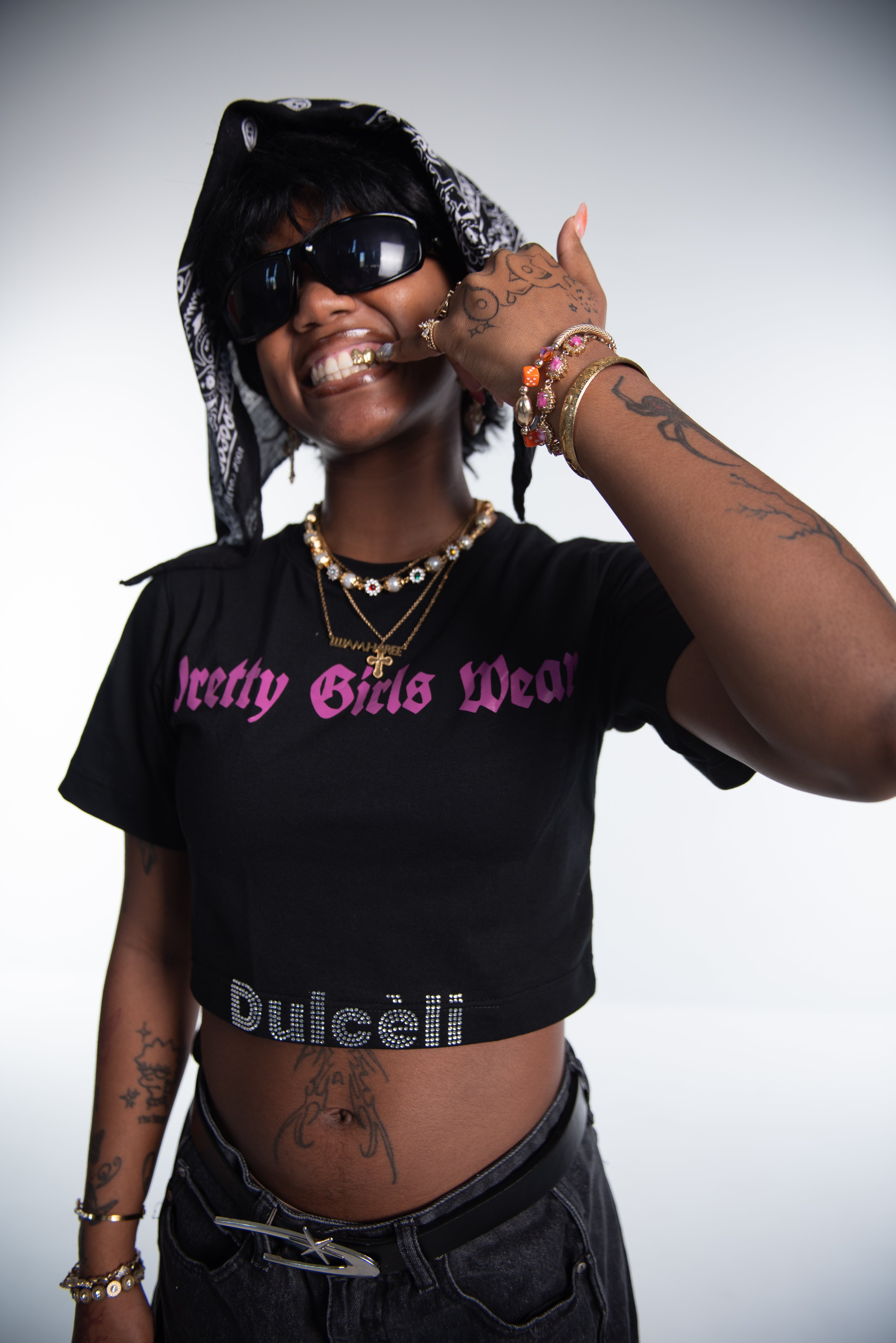 “BLACK” PRETTY GIRLS WEAR TEE V3