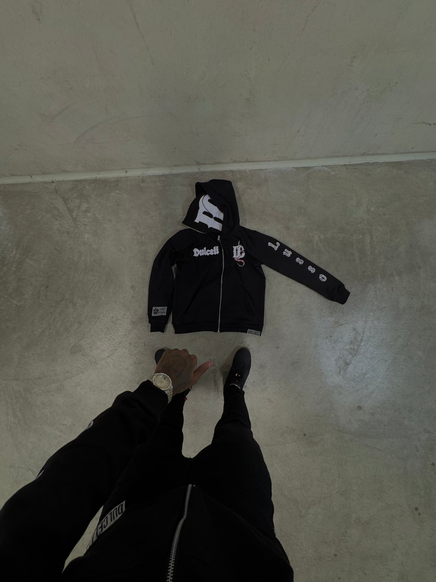 “Black” 2017 GIRO